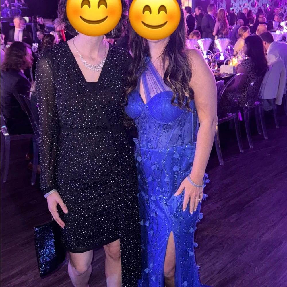 Elegant One Shoulder Blue Prom or Gala Dress With Slit - Picture 2 of 5